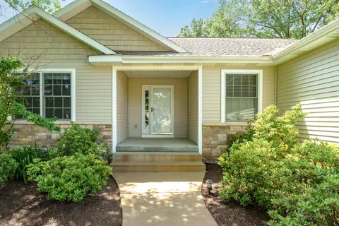7567 Bingham Ave, Kalamazoo, MI 49009