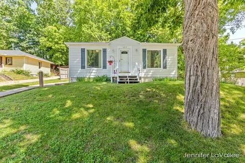 1819 Haines St NW, Grand Rapids, MI 49504