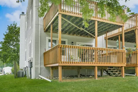 7374 N Shore Dr #14, South Haven, MI 49090
