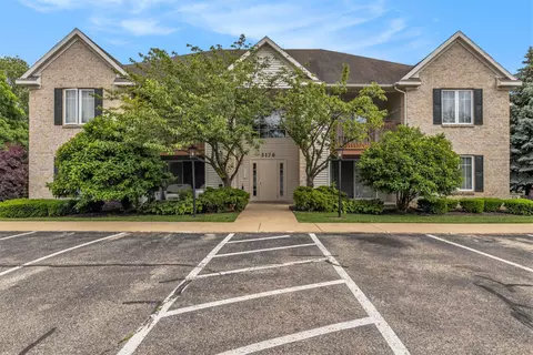 3170 W Crystal Waters Dr #6, Holland, MI 49424