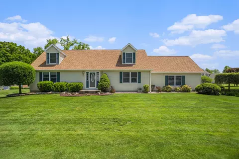 1003 Robin Hood Trail Trl, Sturgis, MI 49091