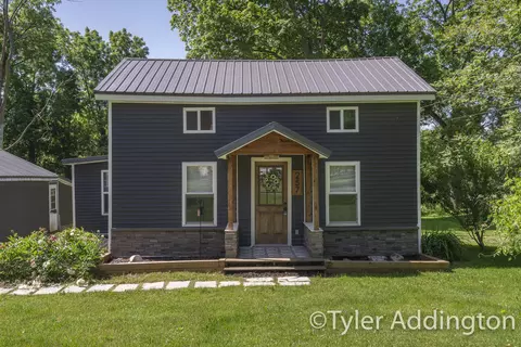 257 W Jefferson St, Pewamo, MI 48873