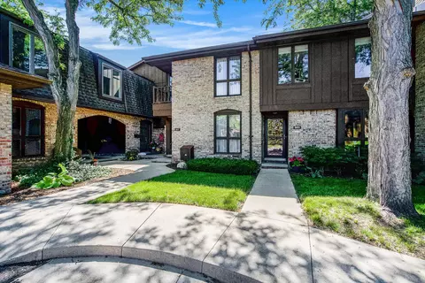 809 Greenhills Dr, Ann Arbor, MI 48105