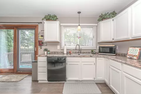 107 Maplegrove Grv, Clawson, MI 48017 photo 27