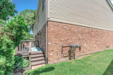 107 Maplegrove Grv, Clawson, MI 48017 photo 8