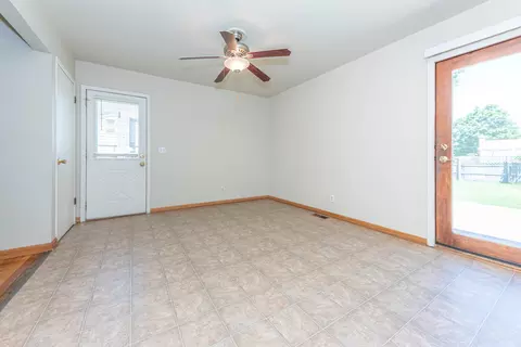 261 Wallace Dr, Saline, MI 48176 photo 5
