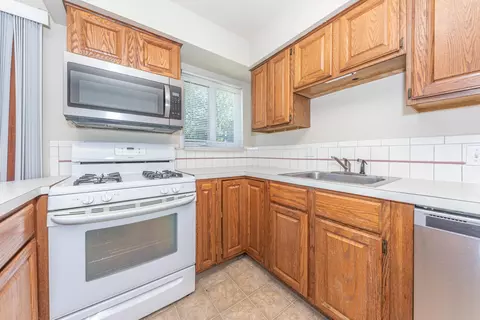 261 Wallace Dr, Saline, MI 48176 photo 9