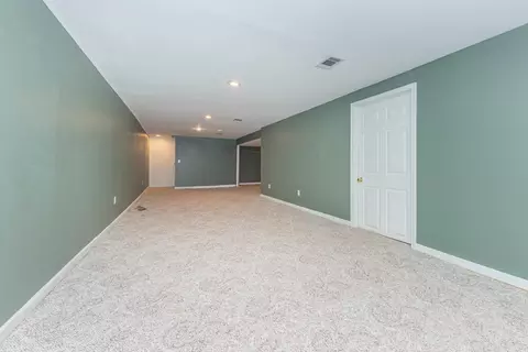 261 Wallace Dr, Saline, MI 48176 photo 22