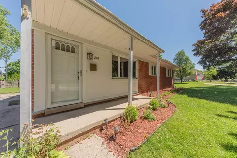 261 Wallace Dr, Saline, MI 48176 photo 2