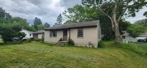 5178 Wakefield Ave NE, Comstock Park, MI 49321