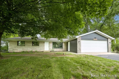 7250 County Farm Rd, Greenville, MI 48838