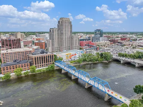 85 Campau Cir NW #2004, Grand Rapids, MI 49503