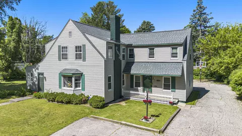 1132 Hannah Ct, Benton Harbor, MI 49022