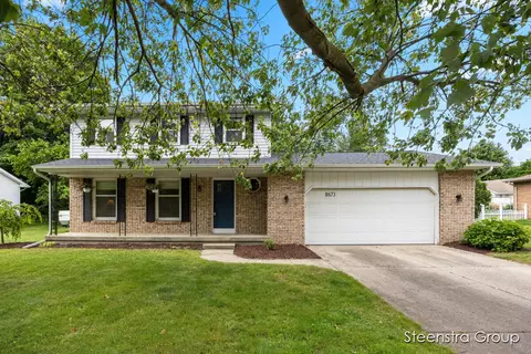 8673 Shadowbrook Dr, Jenison, MI 49428