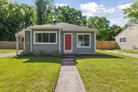5248 Keyes Dr, Kalamazoo, MI 49004