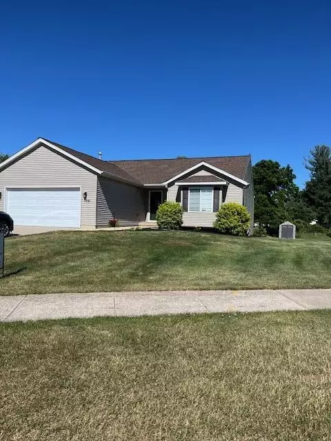 391 Summer Cir SE, Grand Rapids, MI 49548