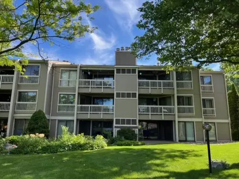 1625 Cliffs Lndg #202D, Ypsilanti, MI 48197