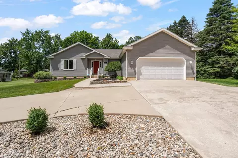 307 E Michigan Ave, Clinton, MI 49236
