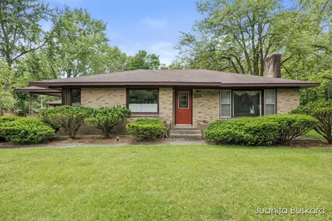 3650 Remembrance Rd NW, Grand Rapids, MI 49534