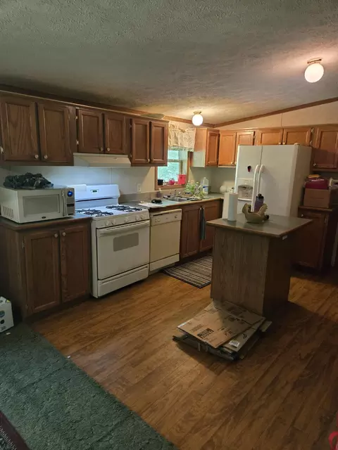 10065 Town Rd, Parma, MI 49269 photo 3