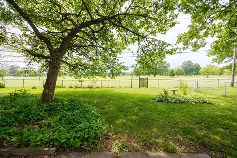20404 Coachwood Rd, Riverview, MI 48193 photo 18