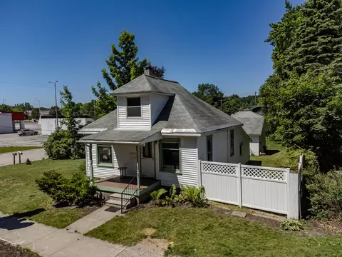 621 S Dryden St, Hart, MI 49420