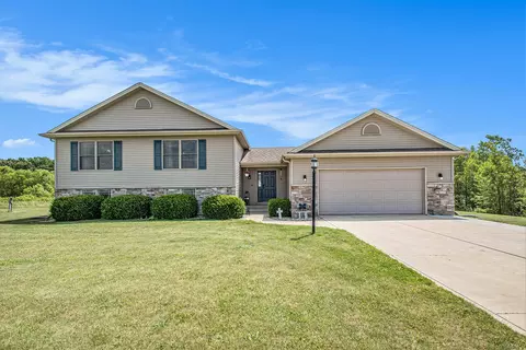 71409 Ilean Rd, Edwardsburg, MI 49112