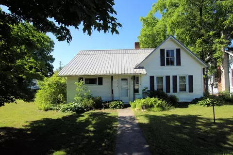 914 E Wilcox Ave, White Cloud, MI 49349