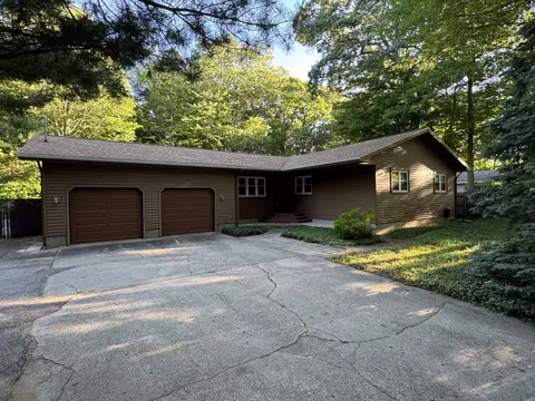 4761 W Giles Rd, Muskegon, MI 49445