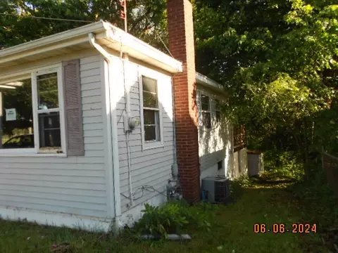 634 Upton Ave, Battle Creek, MI 49015 photo 3