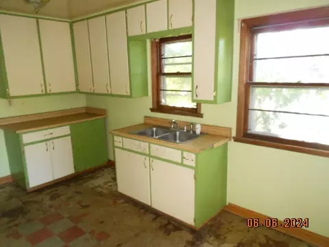 634 Upton Ave, Battle Creek, MI 49015 photo 9