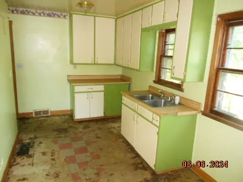634 Upton Ave, Battle Creek, MI 49015 photo 8