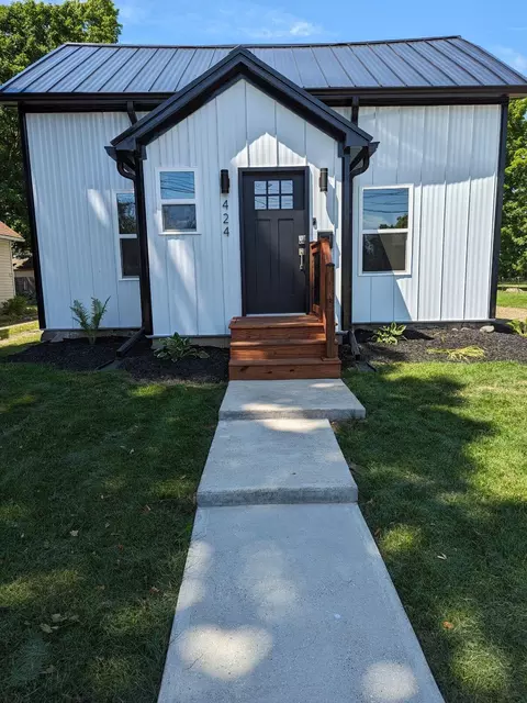 424 W Henry St, Charlotte, MI 48813