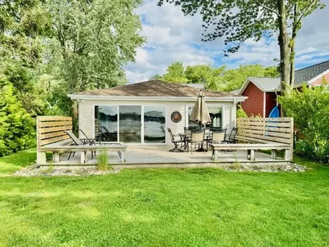 344 Grace Dr, Lake Odessa, MI 48849