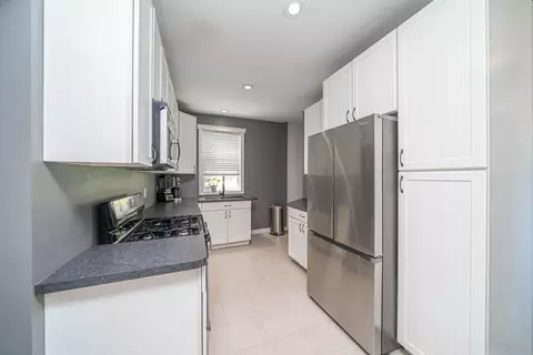 108 S Marshall Ave, Marshall, MI 49068 photo 4