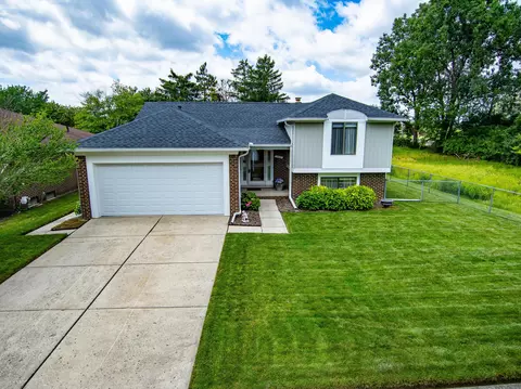1403 Revere Dr, Troy, MI 48083