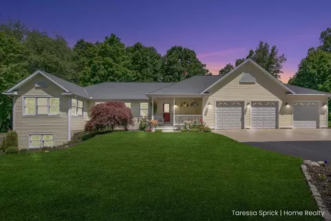 2580 104th Ave, Zeeland, MI 49464