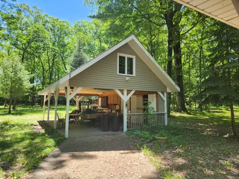 2121 Wolf Lake Dr, Baldwin, MI 49304 photo 3