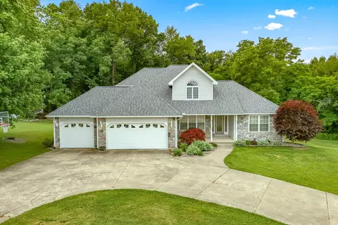 6604 Sweet Clover Hills Dr, Jonesville, MI 49250