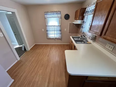 22469 Cushing Ave, Eastpointe, MI 48021 photo 9