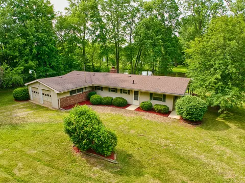 7 Palmer Dr, Union City, MI 49094