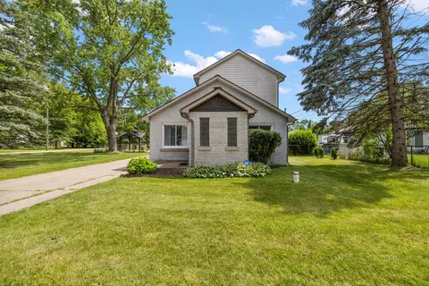 1115 Superior St, Commerce Twp, MI 48390