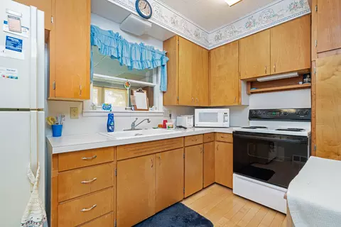 316 Union St, Plainwell, MI 49080 photo 6