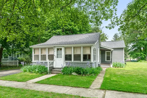 316 Union St, Plainwell, MI 49080