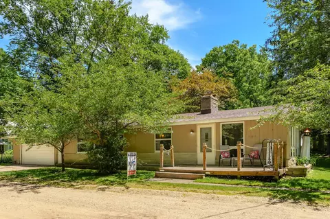 52419 Oak St, Grand Junction, MI 49056