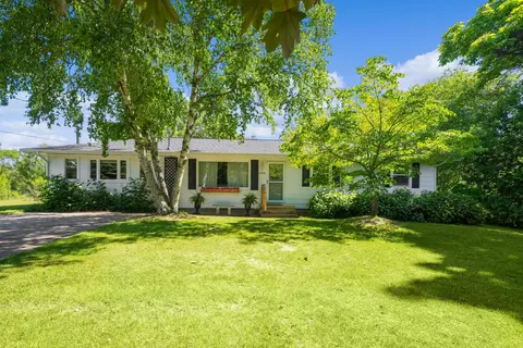 2410 Airway St NE, Grand Rapids, MI 49525