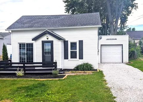 80 Probasco St, Casnovia, MI 49318