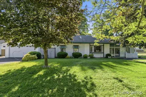 185 Cambridge Ave, Holland, MI 49423