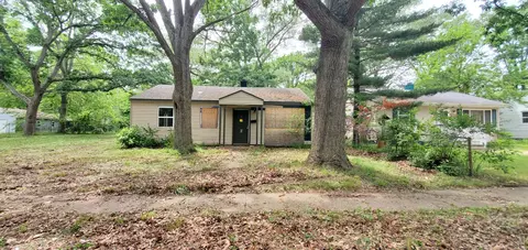2239 Valley St, Norton Shores, MI 49444