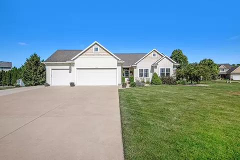 938 Golfside Ct, Jenison, MI 49428